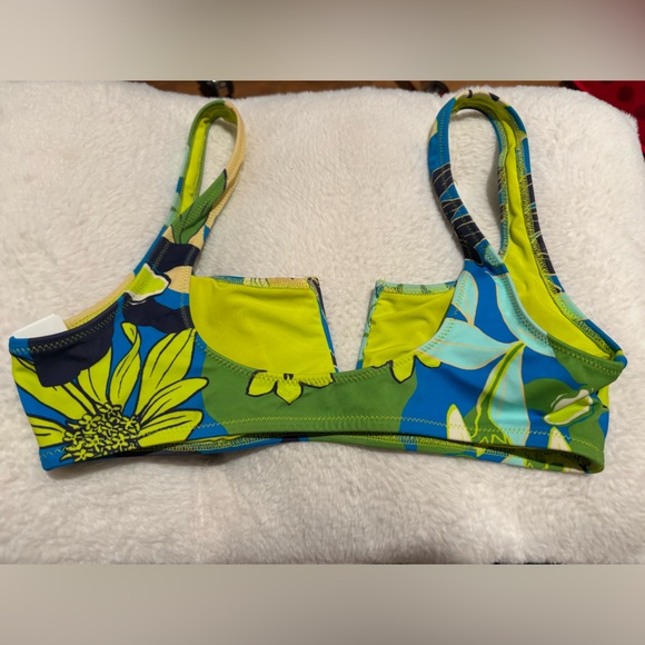 Floral women’s Swim bikini Top - Picture 3 of 6